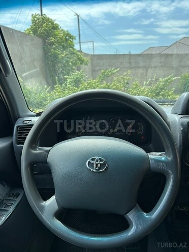 Toyota Land Cruiser Prado-11