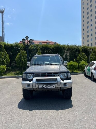 Mitsubishi Pajero-1