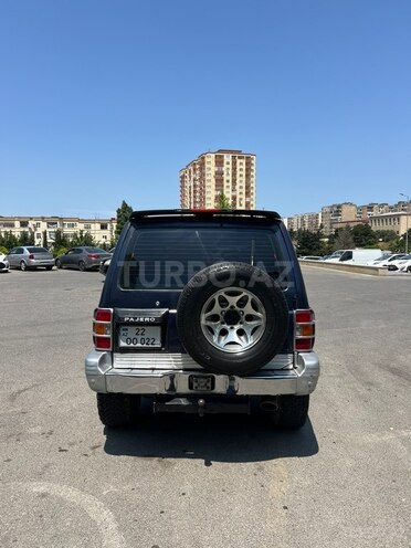 Mitsubishi Pajero-2
