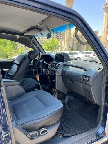Mitsubishi Pajero-9