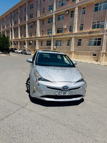 Toyota Prius-2