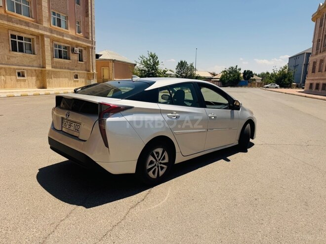 Toyota Prius-6
