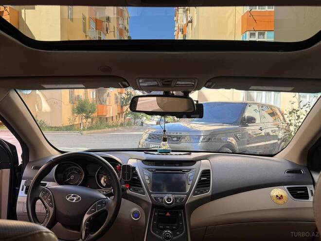 Hyundai Elantra-6