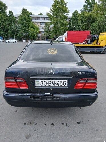 Mercedes E 230-6
