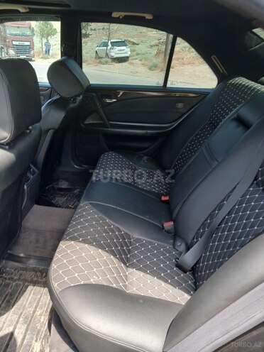 Mercedes E 200-8