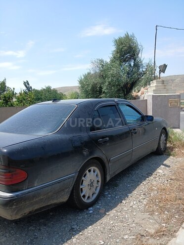 Mercedes E 200-4