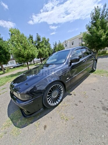 BMW 528-9