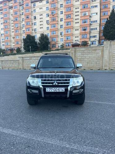Mitsubishi Pajero-1