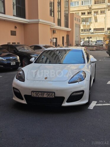 Porsche Panamera 4-1