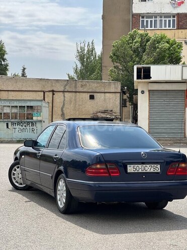 Mercedes E 230-2