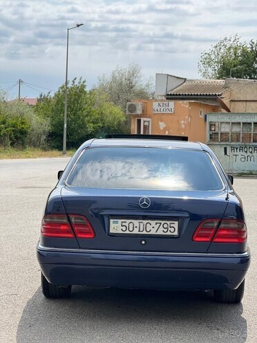 Mercedes E 230-3