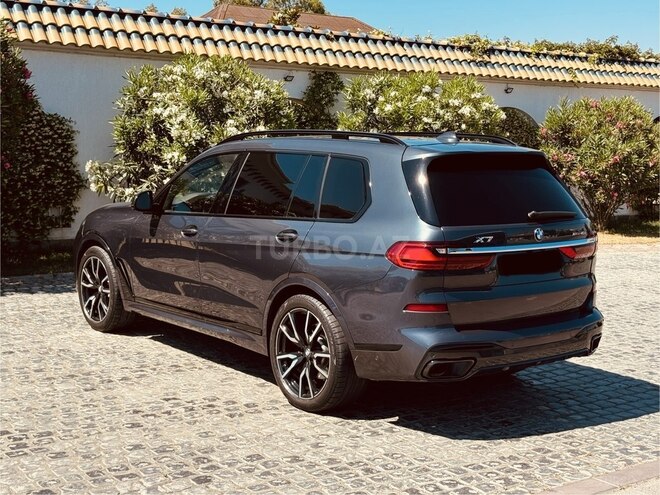 BMW X7-6