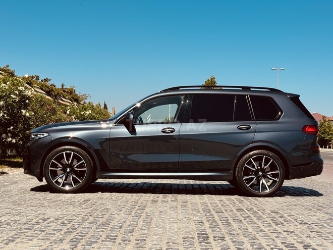 BMW X7-9