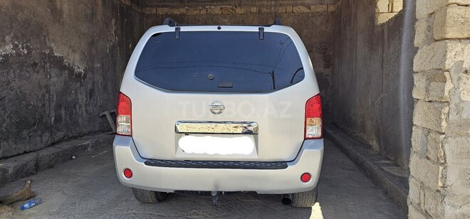 Nissan Pathfinder-2