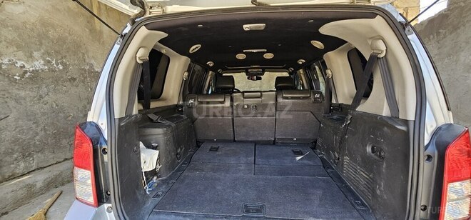 Nissan Pathfinder-9