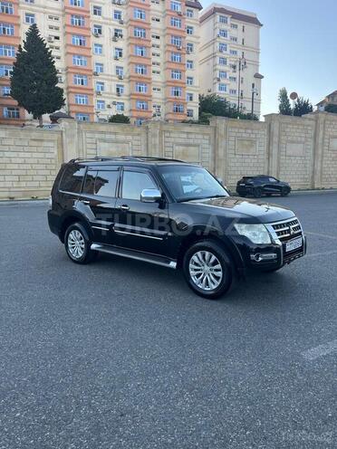 Mitsubishi Pajero-3