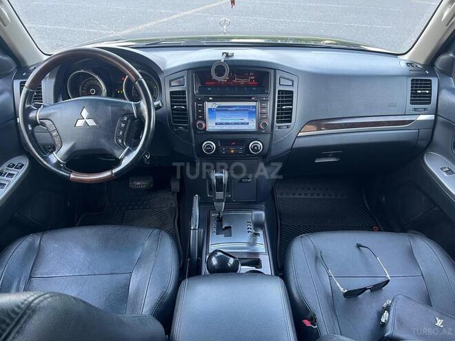 Mitsubishi Pajero-9