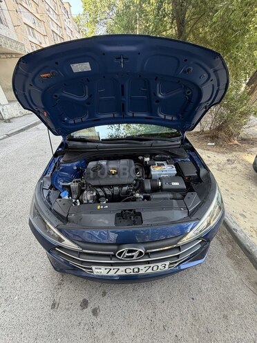 Hyundai Elantra-14