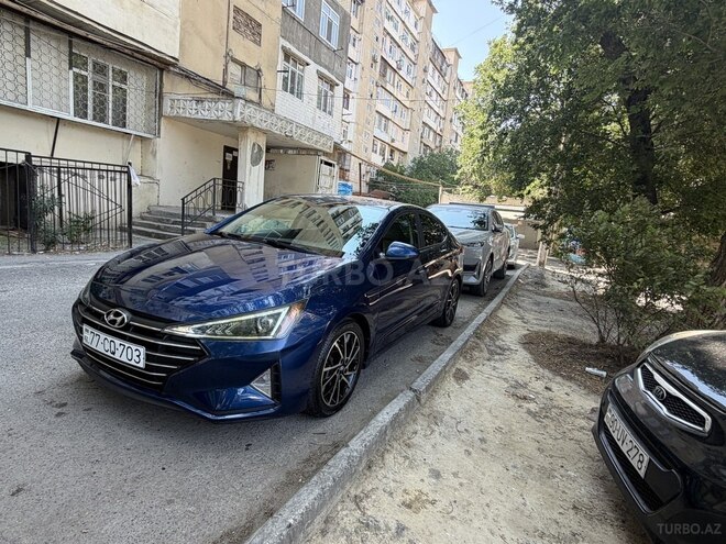 Hyundai Elantra-12