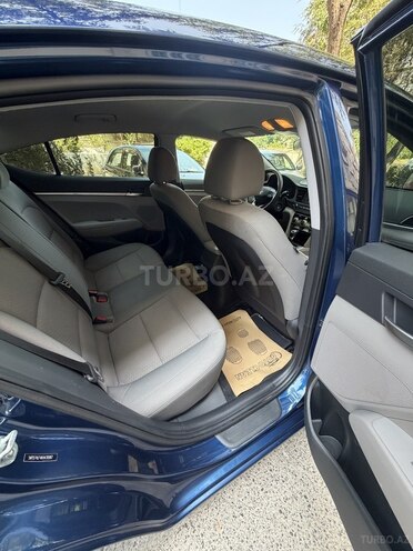 Hyundai Elantra-6