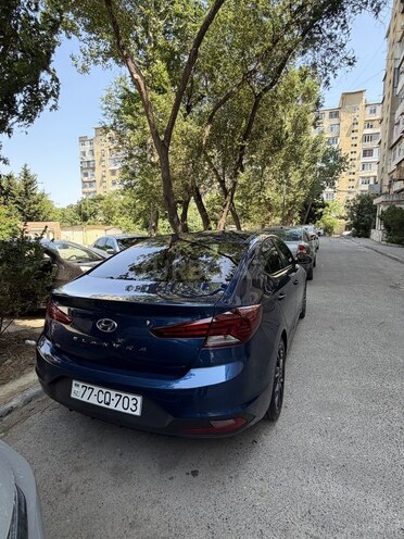 Hyundai Elantra-9