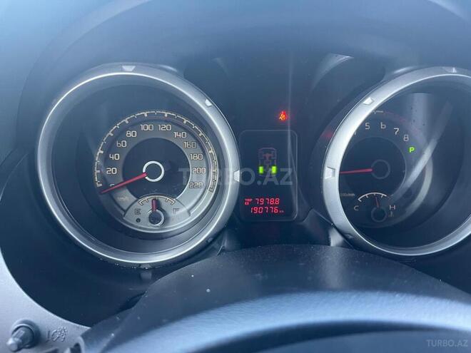 Mitsubishi Pajero-11