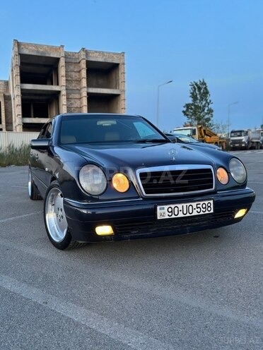 Mercedes E 230-6