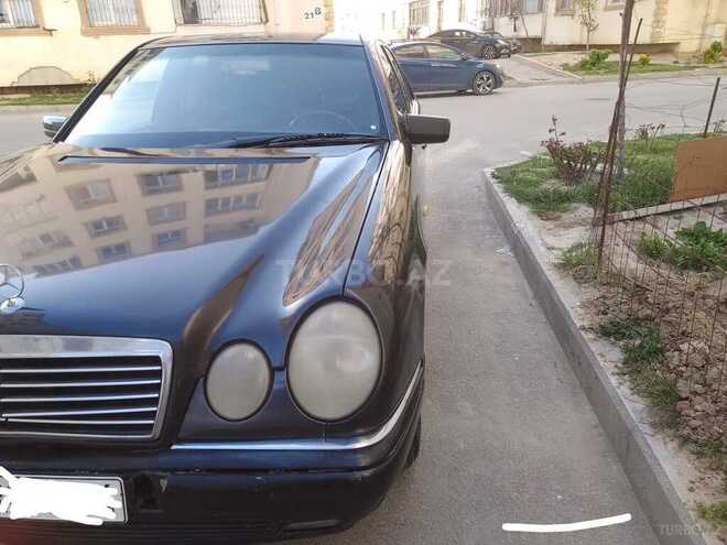 Mercedes E 230-7