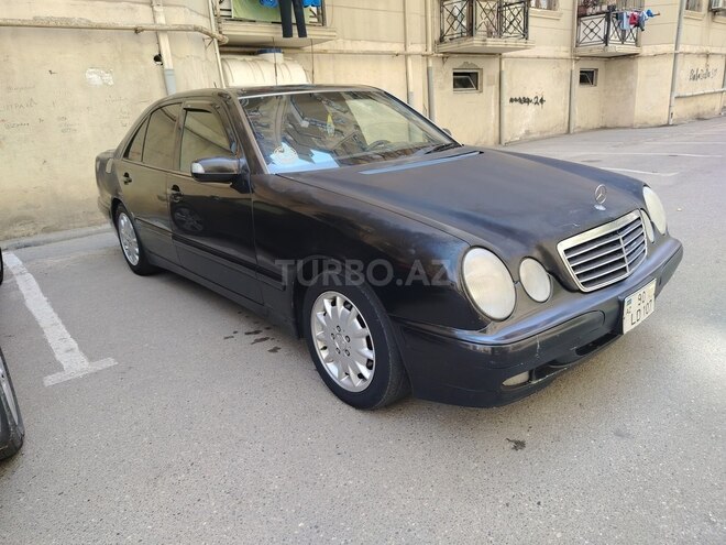 Mercedes E 220-2