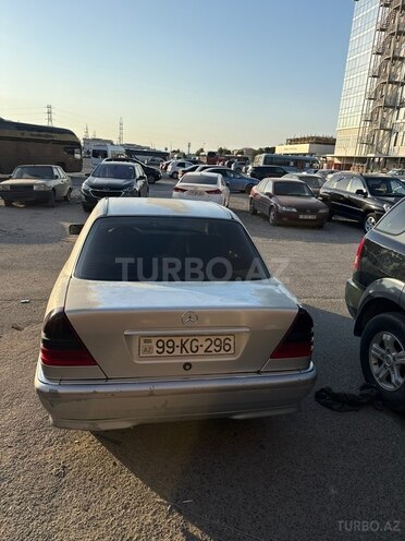 Mercedes C 180-4