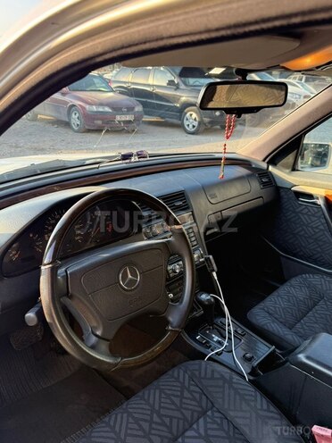 Mercedes C 180-6