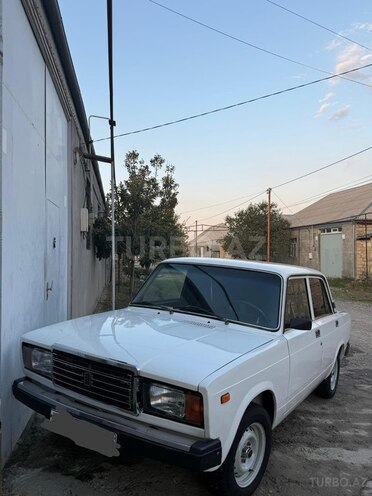 LADA (VAZ) 2107-2