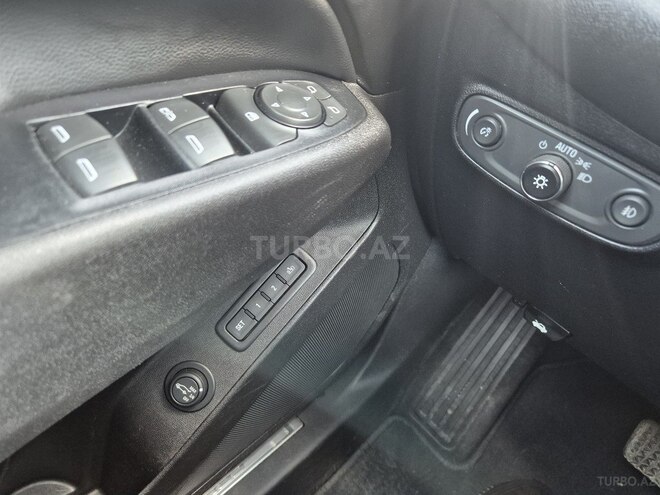 Chevrolet Equinox-12
