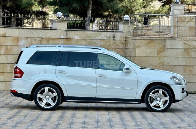 Mercedes GL 550 4MATIC-5
