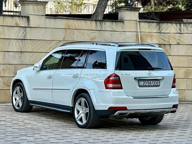 Mercedes GL 550 4MATIC-3