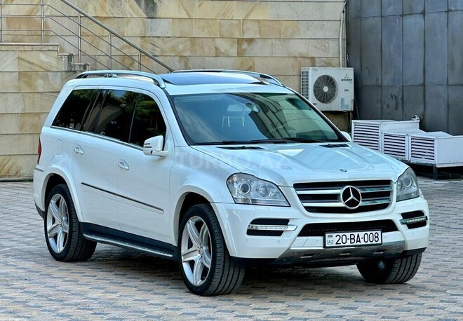 Mercedes GL 550 4MATIC-2