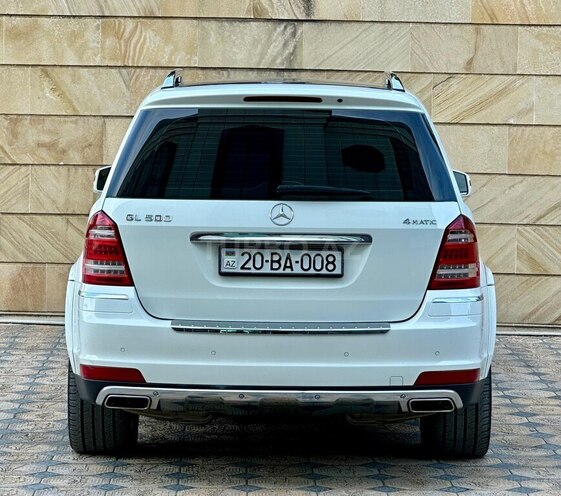 Mercedes GL 550 4MATIC-9