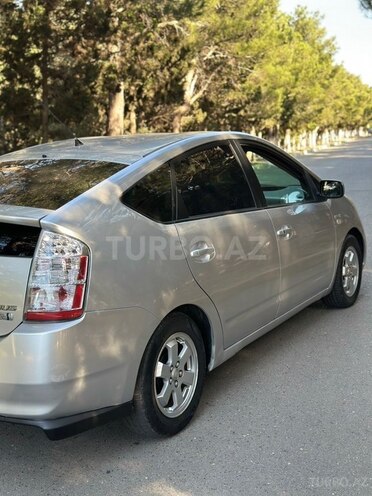 Toyota Prius-3