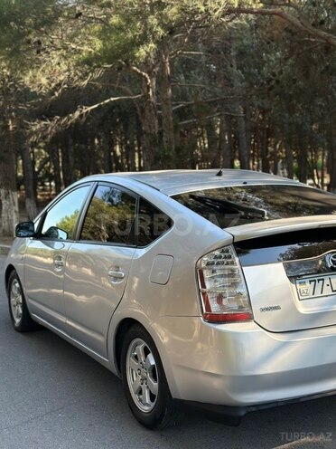 Toyota Prius-4