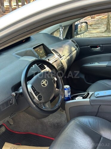 Toyota Prius-5