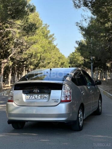 Toyota Prius-2