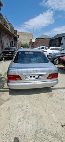 Mercedes E 200-6