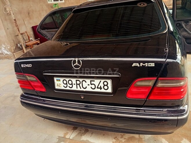 Mercedes E 240-2
