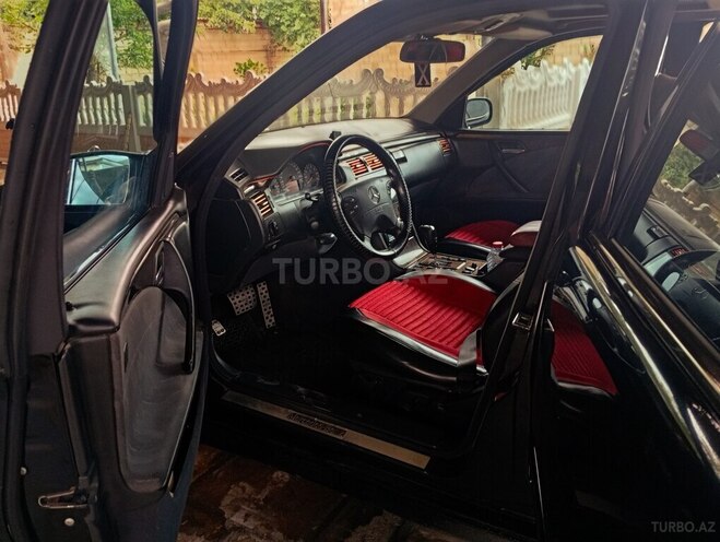 Mercedes E 240-6