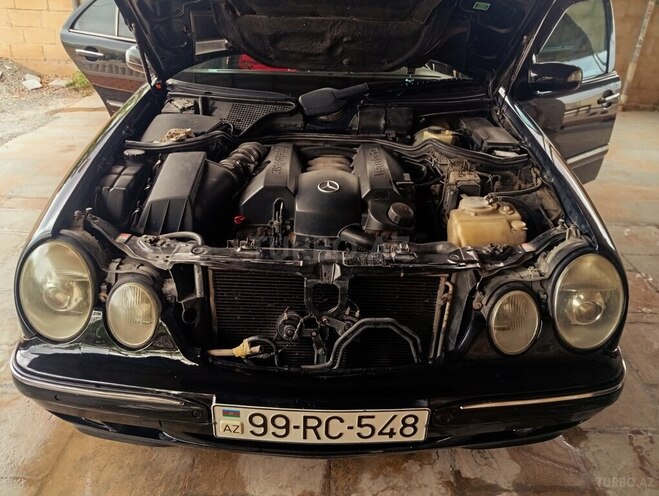 Mercedes E 240-7