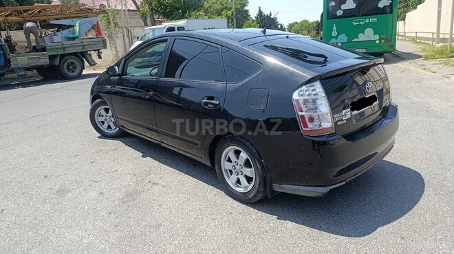 Toyota Prius-5