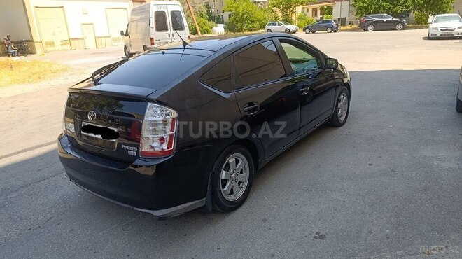 Toyota Prius-8