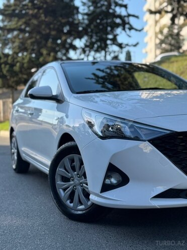 Hyundai Accent-4