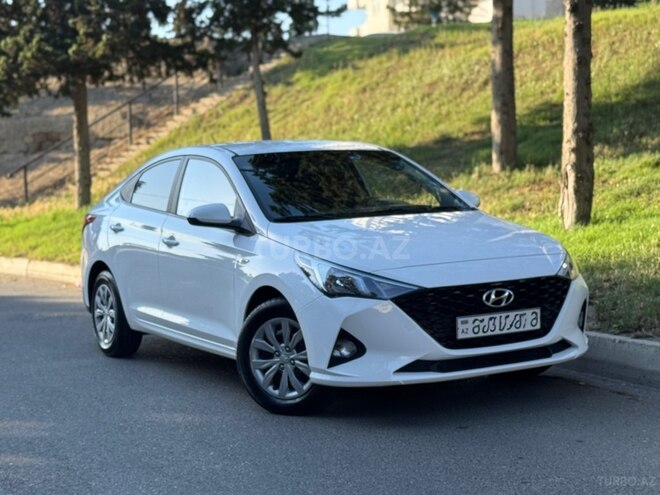 Hyundai Accent-2