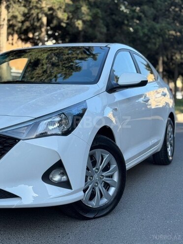 Hyundai Accent-3